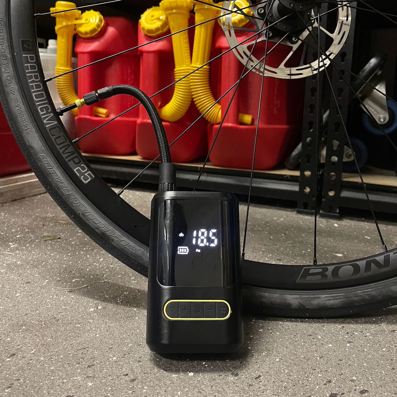 AirCharge Pro™ | Den ultimative bærbare 4-i-1-dækpumpe🚗